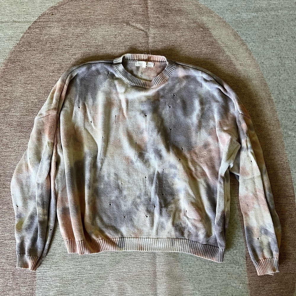Pink and Gray Crew Neck Sweater with Soft Texture